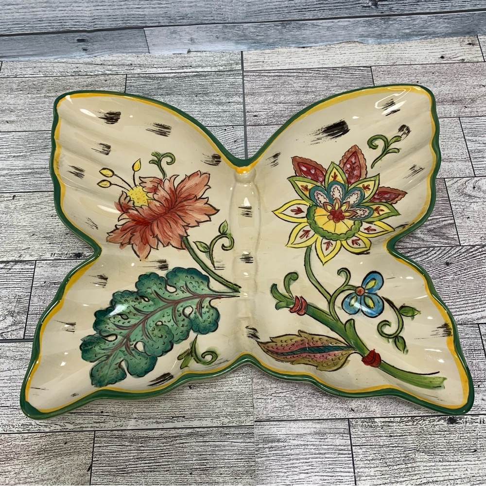 Maxcera Vanilla Chintz Butterfly Dessert/Appetizer Plate